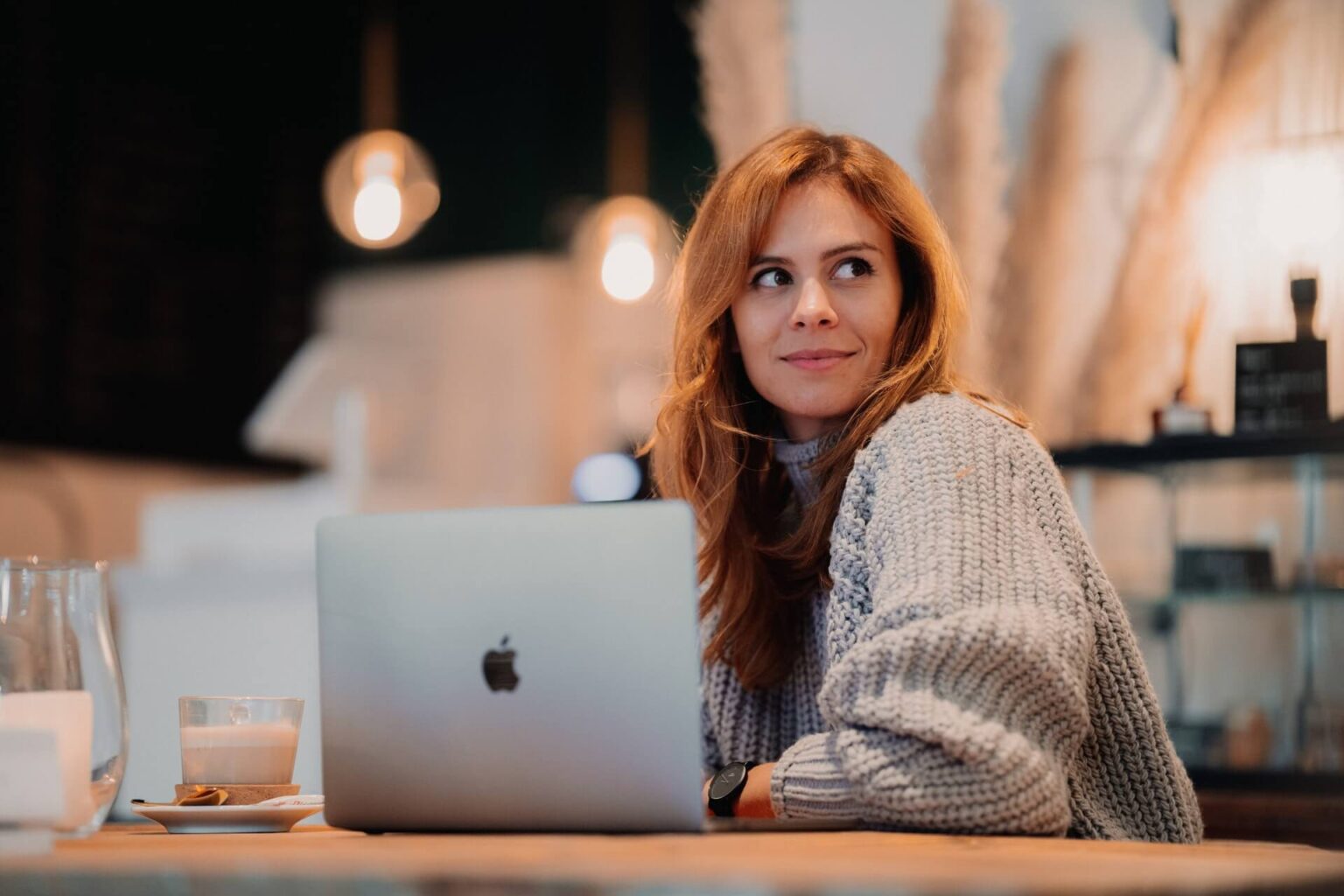 Zzp en loondienst, wat zijn de voor en nadelen? Inclusief 10 tips.
