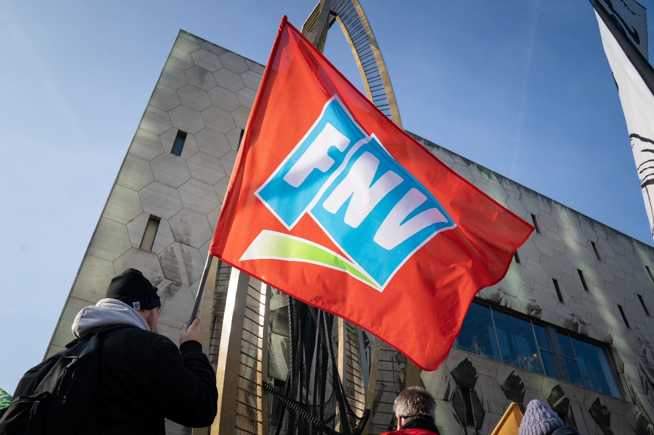 FNV stelt zuivelbedrijven ultimatum, acties dreigen